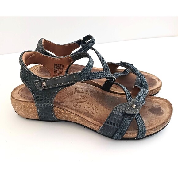 TAOS Trulie Strappy Comfort Sandals Navy Croc Embossed Braided Leather US 9-9.5 - Picture 1 of 7